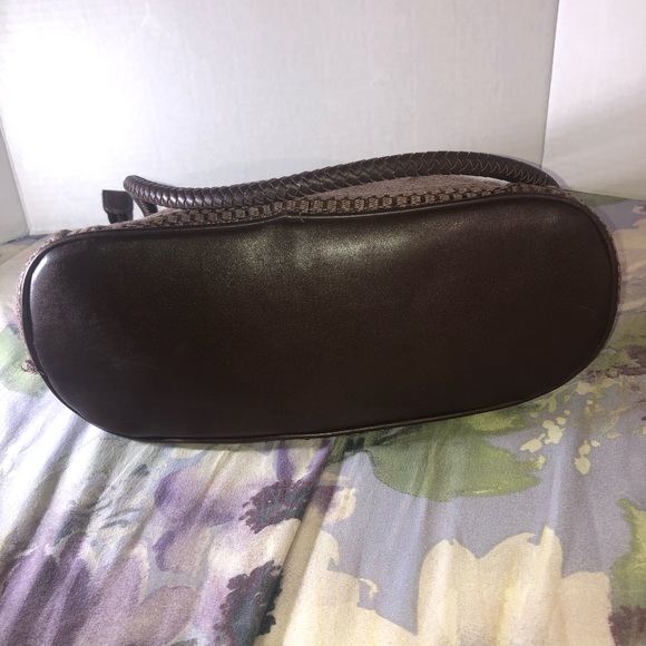 Relic Weaved Tassel Purse - Picture 10 of 15